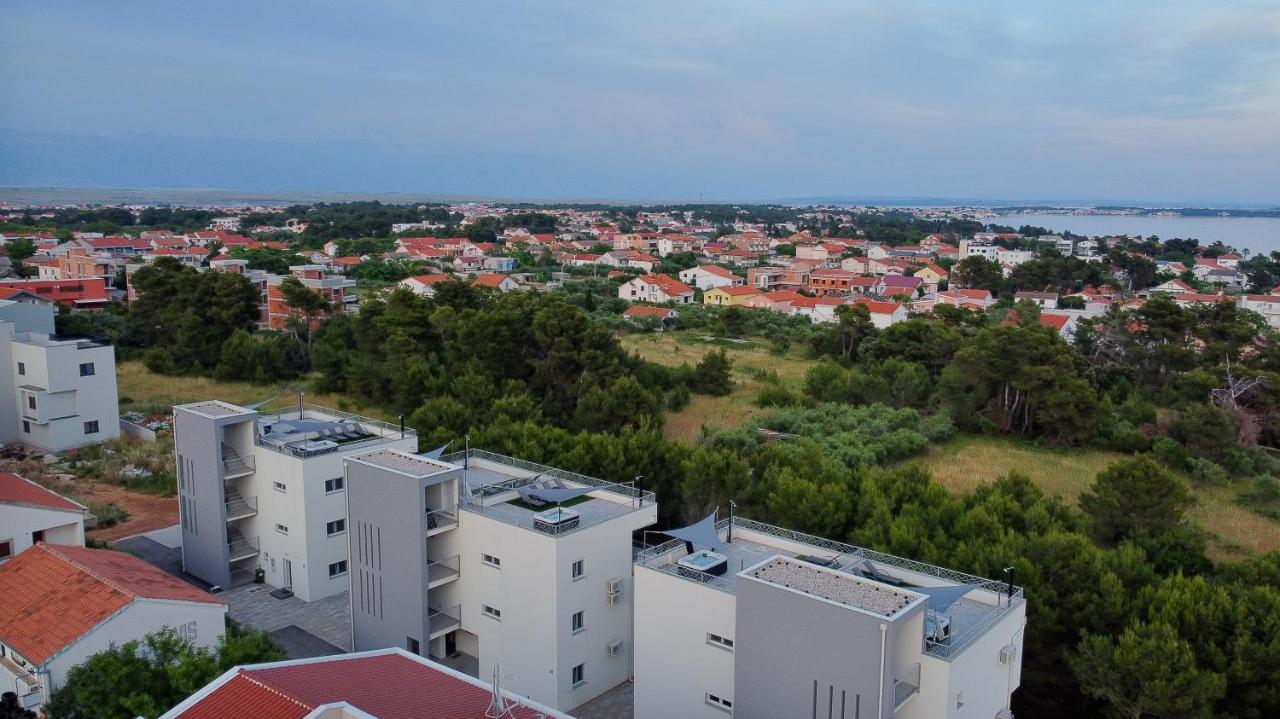 Number One Apartments Vir Eksteriør bilde