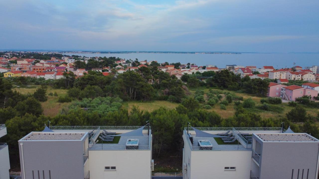Number One Apartments Vir Eksteriør bilde